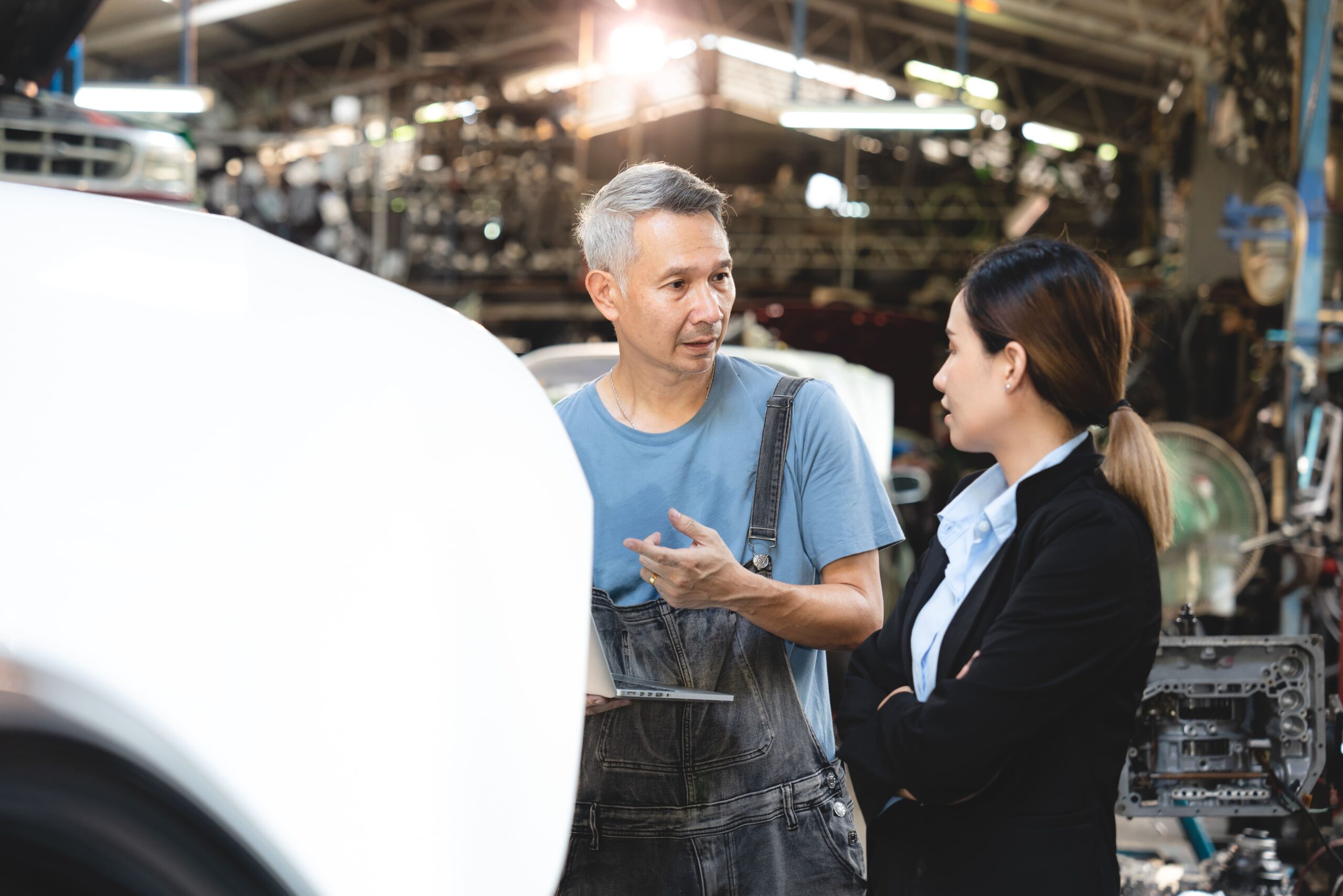 senior-male-mechanic-in-uniform-checking-and-diagn-2025-03-26-18-03-43-utc(1) Interview Entreprise